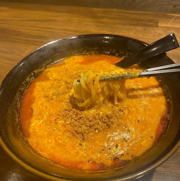 【焼肉屋の辛さ4段階から選べる担々麺】990円(税込み)