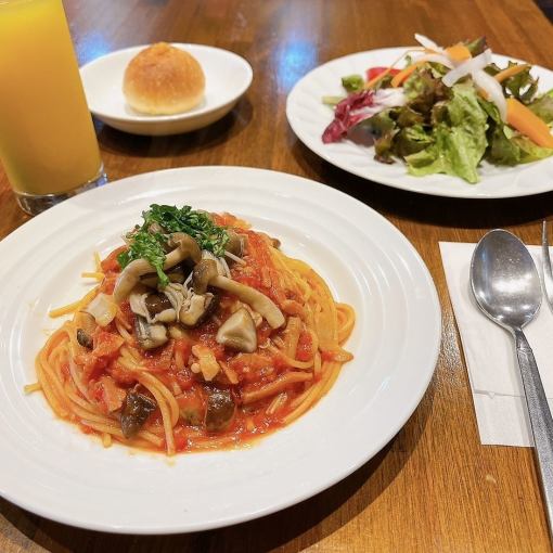【4种意大利面午餐套餐】1500日元（含税）