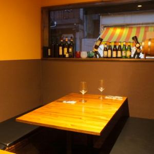 【First floor table seat】 Recommended for dinner.While watching the outside.