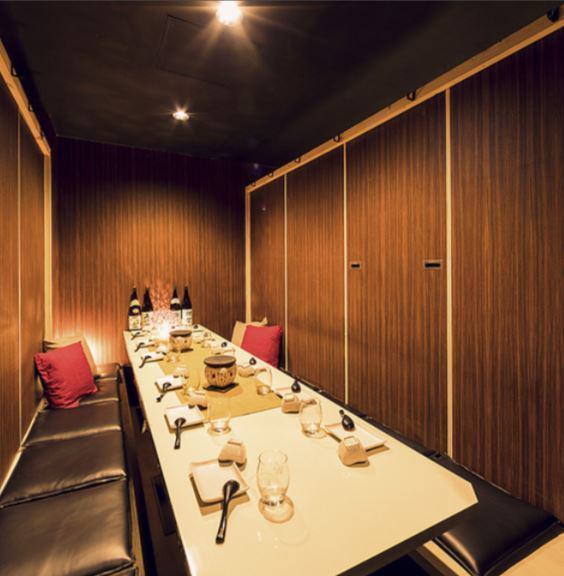 All seats are private rooms! Relax in a stylish Japanese-style private room♪