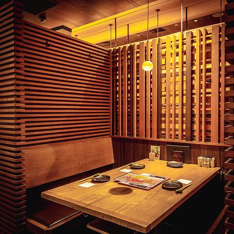 Don't worry if you have a large number of people.We also have a large private room that can accommodate up to 60 people, so please feel free to contact us.We also actively accept requests for use during lunch hours, etc. A private room space that boasts an atmosphere that can accommodate a variety of situations.It is a private room space that is ideal for various banquets!