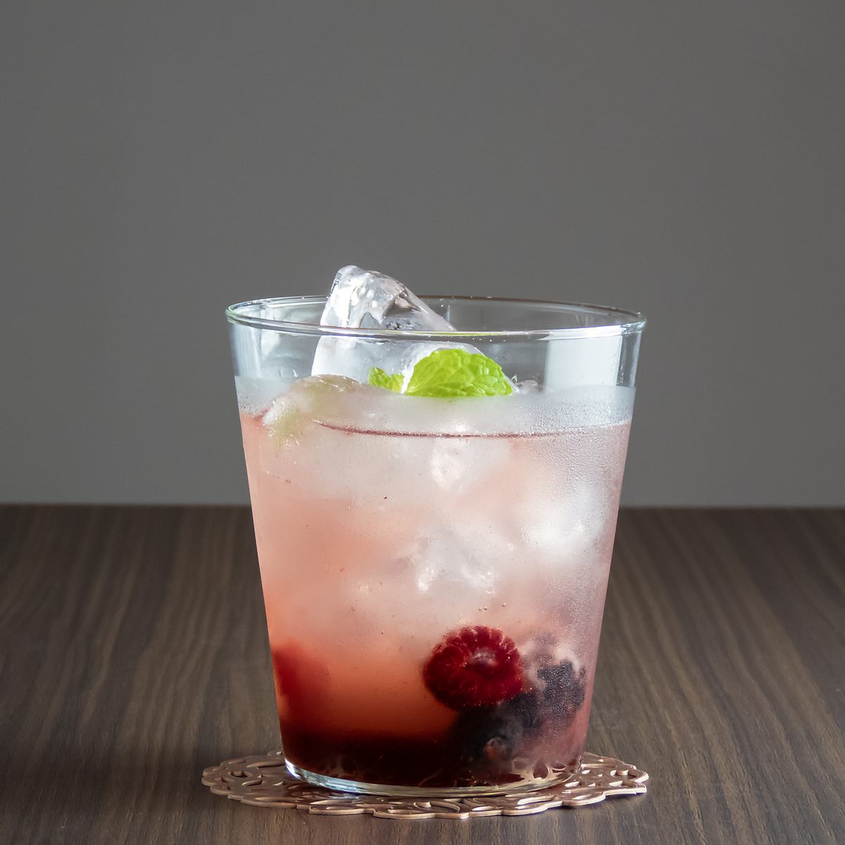 お洒落なカフェでランチしながら昼飲みOK♪スイーツも楽しんで！