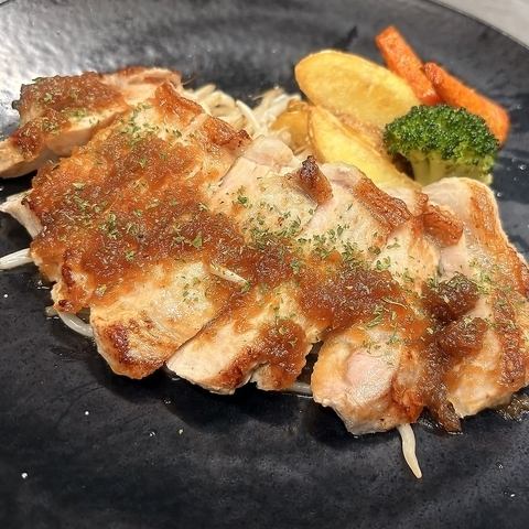 【ランチも営業中！】ボリューム満点、万福食堂のこだわりの詰まった看板メニューをお楽しみいただけます◎