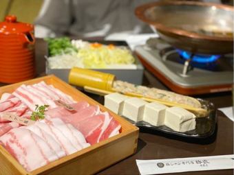 [Dinner/120 minutes all-you-can-drink included] Prefectural Kuroge Wagyu beef/Ryukyu Masan pork/Agu pork shabu-shabu 6,600 yen (tax included)