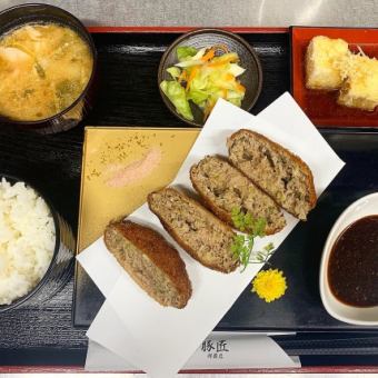 [午餐]阿古肉碎炸肉排套餐配特製醬汁 990日圓（含稅）