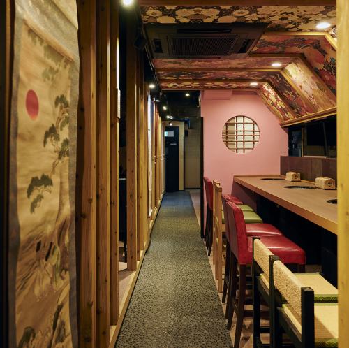 個室、テーブル、カウンター...様々な席タイプを完備