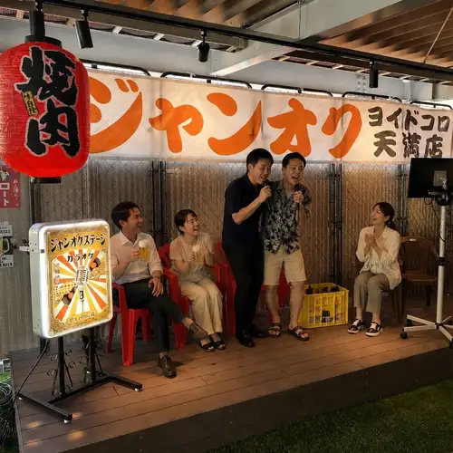你甚至可以唱卡拉OK！！