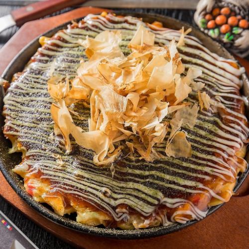 Pork and egg okonomiyaki / squid and egg okonomiyaki / tendon and egg okonomiyaki