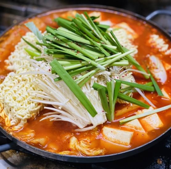 We have prepared a course where you can choose from 4 types of Korean hot pot ◎ You can enjoy it until the end!