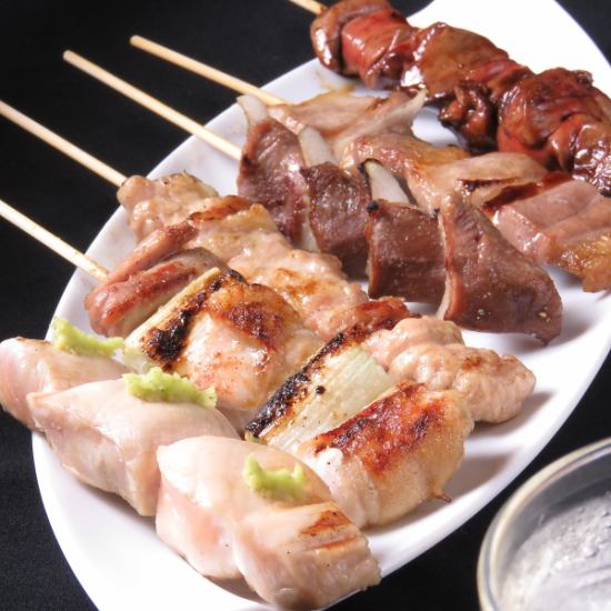 軽く炙る程度のレアで食べられる串焼きも！種類豊富な串を是非！