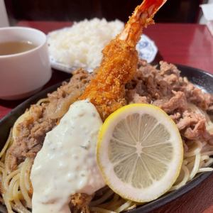 特大エビフライ＆ハンター焼き(鉄板牛肉パスタ)