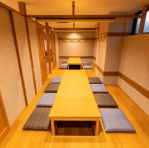 広々とした開放的なお部屋は大型宴会におすすめです！
