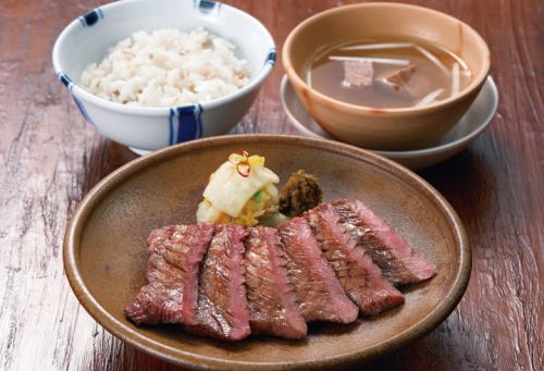 熟成牛たん炙り焼き定食 (牛たん80g)