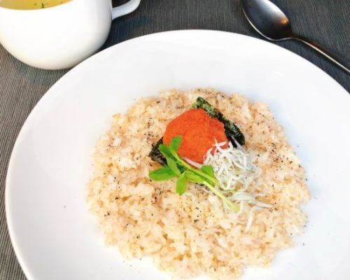 [30% OFF for a limited time] Garlic rice with whitebait and mentaiko (with soup)