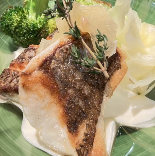 真鯛のポワレ 瀬戸内レモンのバターソース