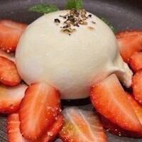 ブッラターチーズと旬のフルーツ