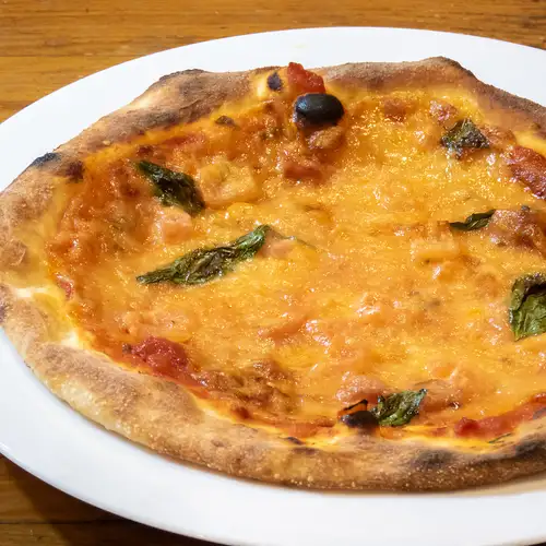 Please enjoy our authentic pizza.