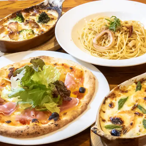 Enjoy pasta and piping hot gratin with carefully crafted sauces to your heart's content.