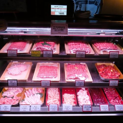 【五感で楽しむ新感覚焼肉】ショーケースの中から実際に見てお選びいただけます!