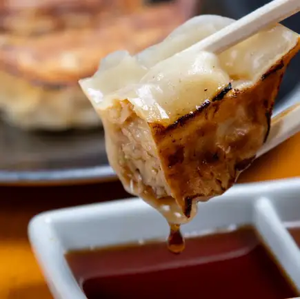 【四条通店 / 仅限预约】畅饮（单点）★ 2 小时 2000 日元 → 777 日元 + 每人免费赠送饺子 【限时优惠】
