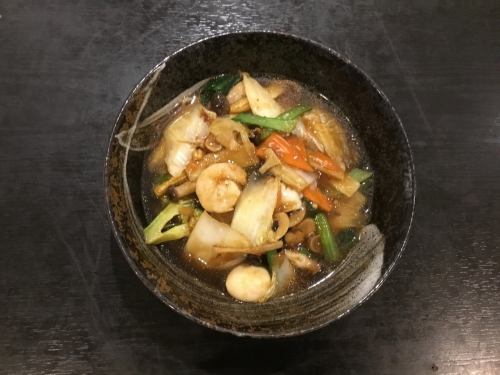 チャーシューラーメン（醤油味）／五目ラーメン／マーボー豆腐ラーメン