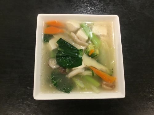 野菜と豆腐スープ／酸辣スープ／ワンタンスープ
