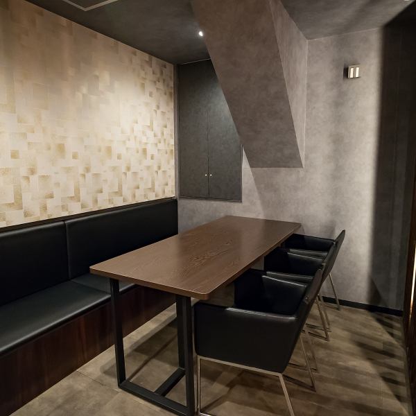 ≪6名テーブル≫ 半個室風・壁側ソファー席で落ち着くお席。