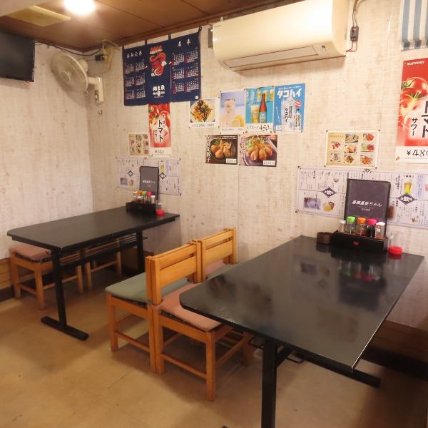 We have table seats that can seat up to 10 people! It can be used for family meals, company banquets, reunions, launches, etc.! Of course, you are also welcome to have a drink or a date! We look forward to your reservation. ♪