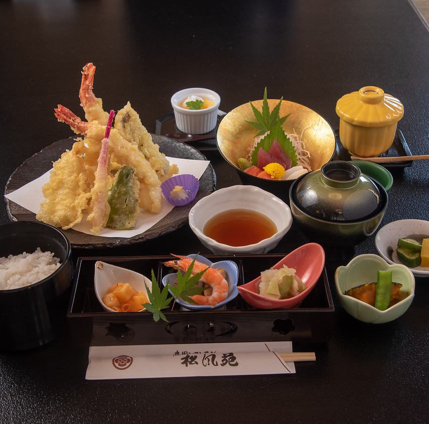 一番人気はボリューム満点の天ぷら刺身御膳がおススメ◎
