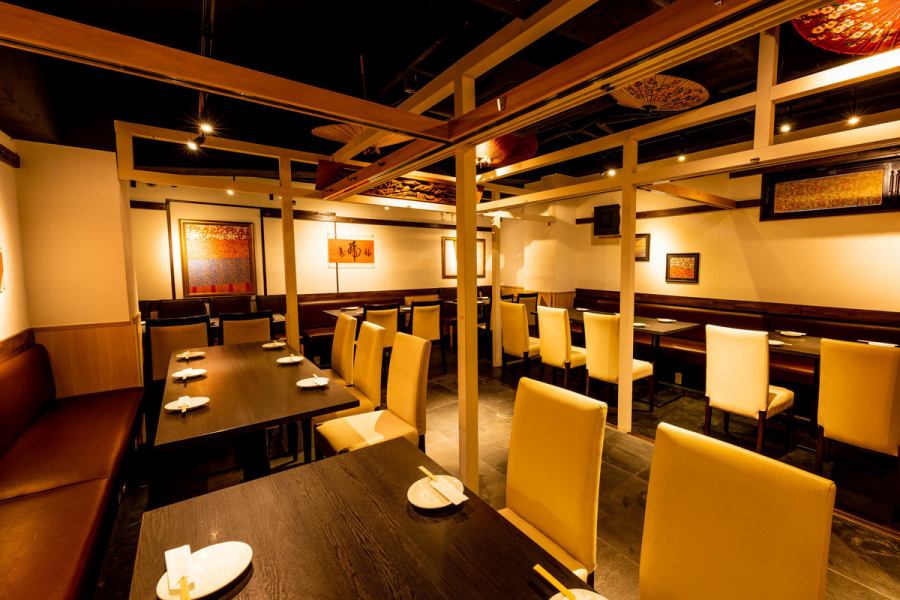 We have many private rooms available for 2 to 60 people. Enjoy a relaxing banquet in a modern Japanese atmosphere. Perfect for company banquets, drinking parties, girls-only gatherings, joint parties, etc. We also accept reservations for private parties of up to 60 people.