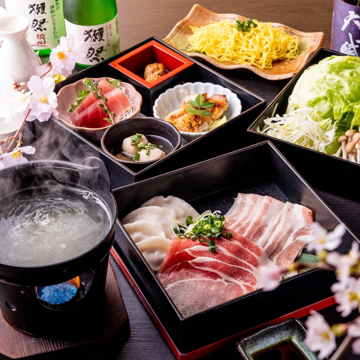 [No. 1 in popularity] Dishes "Individual arrangement" ≪Takumi's jubako cuisine and ginger-scented golden soup shabu-shabu≫ Three-tiered heavy course 9 dishes in total 4,600 yen ≪2 hours of all-you-can-drink included, recommended for spring welcome and farewell parties