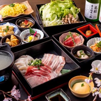 [Individual hotpots and dishes provided] Famous ginger-scented golden soup shabu-shabu and four-tiered heavy dishes, 13 dishes in total, 5,700 yen