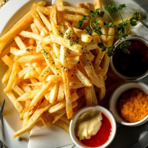 French fries with 3 kinds of dips