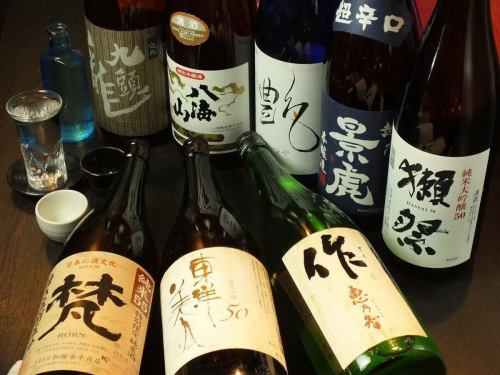 .
全席個室で旬鮮魚と和紙しゃぶが楽しめるお店
【虎てつ田町店（-KOTETSU-）】 @kotetsu.tamachiten

（We welcome foreign customers as well.
Our recommended menus are “Wagyu Beef Sukiyaki Style Shabu Shabu” and “Eel”.）

（餐厅欢迎海外客人。
菜单上推荐和牛寿喜烧式涮涮锅和鳗鱼。）

⸻

《👀当店の魅力》
・友禅和紙で彩られた落ち着いた和の空間✨
・書道家の掛け軸や装飾にこだわった店内は海外ゲストにも大好評🇯🇵✈️
・全席個室！少人数から大人数まで対応可能です🎉

⸻

《📖おすすめメニュー》
名物《しょうが香る黄金スープしゃぶ（和紙しゃぶ）》… 1人前 1,480円
　和紙で包まれた鍋と黄金スープが絶品！2種の鰹と昆布の濃厚だしに、生姜と香辛料を合わせた特製スープで、肉や魚介の旨味を引き立てます🍲
　- 冬は身体ポカポカ、夏は免疫力アップ💪

⸻

《📕おすすめコース》
●”“個別料理”“匠の重箱三段重としゃぶしゃぶコース… 4800円
●名物「しょうが香る和紙しゃぶ」コース… 4800円
●生ズワイ蟹しゃぶと豪華絢爛”“極”“コース 9000円

⸻

《🍶全国47都道府県の日本酒》
日本各地の日本酒を取り揃え！全国の漁港で水揚げされた新鮮な旬鮮魚のお刺身やなのお料理と絶妙なペアリング🐟🍶
日本酒飲み放題プランもご用意しています！

⸻

営業時間

　昼：11:30～15:00
　夜：16:00～24:00（フードL.O.23:00 ドリンクL.O.23:30）
定休日 土曜・日曜・祝日は要予約‼
住所 東京都港区芝浦3-6-8 TOKIビル5F
アクセス
　🚃JR田町駅 芝浦口 徒歩3分
　🚈都営浅草線 三田駅 徒歩6分
お問い合わせ: お気軽にお電話ください📞

⸻

#虎てつ
#田町グルメ
#芝浦グルメ
#JapanTravelFood
#TokyoNightlife
#ShabuShabu
#寿喜烧
#鳗鱼料理
#AuthenticJapaneseFood
#日式料理
#TokyoEats
#ExploreTokyo