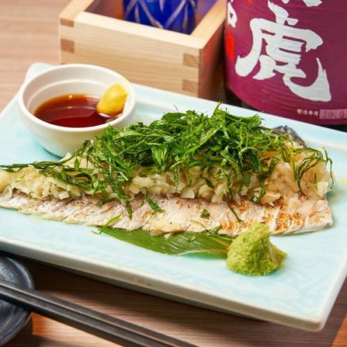 .
友禅和紙が彩る和の個室空間で 
旬の鮮魚と名物しゃぶしゃぶを味わえる 
【虎てつ田町店 -KOTETSU-】 

全席個室なので、プライベートな時間を 
大切にしたい方にもぴったりです✨ 

日本各地から仕入れた鮮魚や 
全国47都道府県の日本酒を楽しみながら 
和紙に包まれた黄金スープしゃぶで 
心も身体も温まるひとときをお過ごしください🍲 

特に人気の「しょうが香る黄金スープしゃぶ」は 
2種の鰹と昆布だしに生姜と香辛料を合わせた 
特製スープが絶品。 
海外のお客様にも好評で 
和牛や鰻を使った贅沢メニューもご用意しています🇯🇵 

田町駅から徒歩3分の好立地で 
少人数から大人数まで対応可能。 
落ち着いた雰囲気で 
大切な方とのディナーや接待にも最適です🍶 

📍東京都港区芝浦3-6-8 TOKIビル5F 
🚃JR田町駅 芝浦口 徒歩3分 
🚈都営浅草線 三田駅 徒歩6分 

⏰昼 11:30〜15:00 
⏰夜 16:00〜24:00 
※土日祝は要予約 

#虎てつ 
#田町グルメ 
#TokyoFoodie 
#TokyoDining 
#JapaneseCuisine 
#wagyu 
#sukiyaki 
#ShabuShabu 
#unagi 
#Eel 
#TraditionalJapaneseFood 
#TokyoEats 
#JapanTravelFood 
#VisitTokyo 
#ExploreTokyo 
#东京美食 
#东京餐饮 
#日式料理 
#东京夜生活