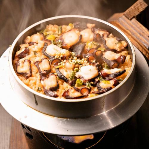 .

Our signature shabu-shabu, perfected with the rich flavor of broth.
[KOTETSU Tamachi Store (-KOTETSU-)] @kotetsu.tamachiten

We welcome foreign guests.
Enjoy Wagyu Shabu Shabu.

Our signature dish: "Ginger-scented golden soup shabu-shabu" 🍲
A rich broth made from two types of bonito and kelp,
It features a special soup made with layers of ginger and spices.

Bringing out the maximum flavor of meat and seafood,
A flavor that you won't tire of until the very last bite ✨

A dish that can be enjoyed regardless of the season.
A gentle, delicious taste that warms you from the inside out 🔥

[Store Information]
📍TOKI Building 5F, 3-6-8 Shibaura, Minato-ku, Tokyo
🚃 3-minute walk from JR Tamachi Station / 6-minute walk from Mita Station
⏰11:30-15:00 / 16:00-24:00
📞 Please feel free to contact us.

#Shabu-shabu
#TamachiDinner
#JapaneseFood
#shabushabu
#wagyu