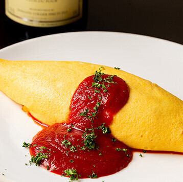 【とろとろ卵が絶品】〆にも◎飲めちゃうオムライス 1650円(税込)