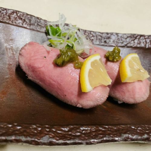 Beef tongue nigiri sushi (2 pieces)