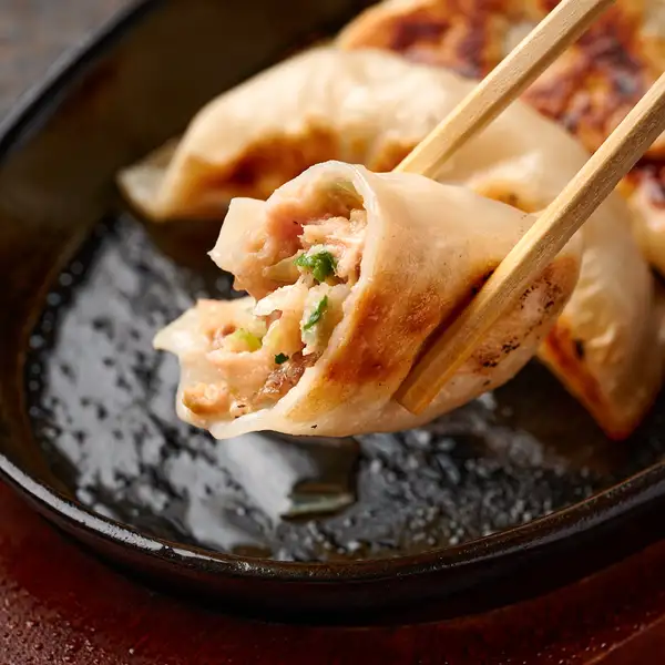 鳥道おすすめ！名物『鶏餃子 & 黒豚餃子』を楽しめる飲み放題付きのコース！