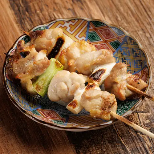 ◆我們的驕傲與喜悅：烤本地雞肉串！