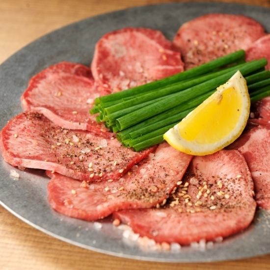 Savor high-quality Wagyu beef with salt at the famous station west exit!