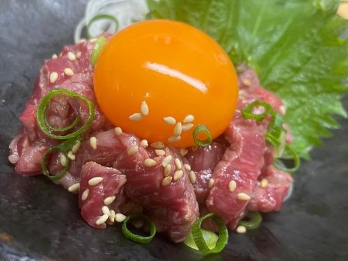 炙りロースのユッケ風