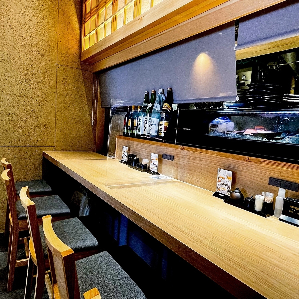 Fresh fish delivered daily from the fish market! For a drink after work, head to Ichikyu!