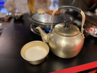 【無限暢飲方案】生啤酒、韓國燒酒、馬格利酒等共100種★120分鐘“高級套餐”