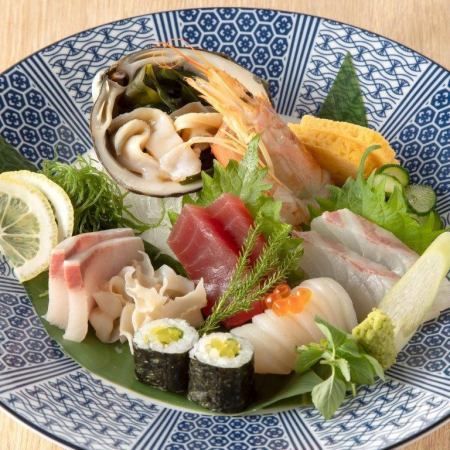 Assortment of 6 types of sashimi