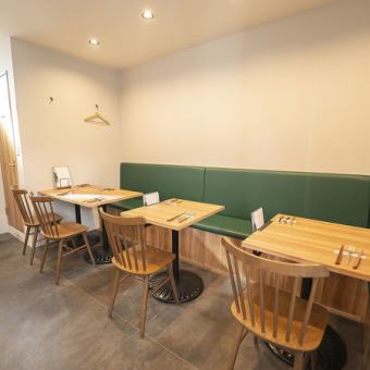 【2名テーブル×4席】