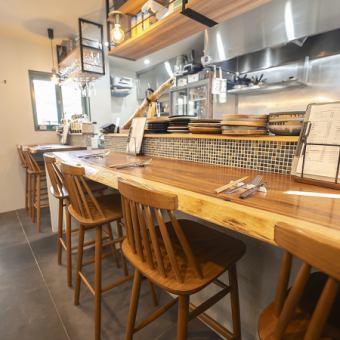 【2名カウンター×3席】