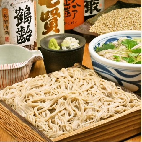 Freshly made Nihachi soba noodles ground in a stone mill in the store ☆ Over 30 varieties of soba available!