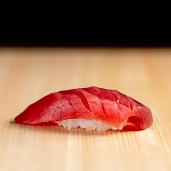 【握り十貫】赤出汁・デザートなど、四季折々の食材を使用した逸品を堪能
