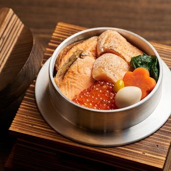 Kamameshi with salmon and salmon harasu and carefully selected salmon roe